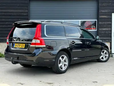 Volvo V70 - Thumbnail 3