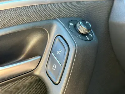 Volkswagen Polo - Thumbnail 16