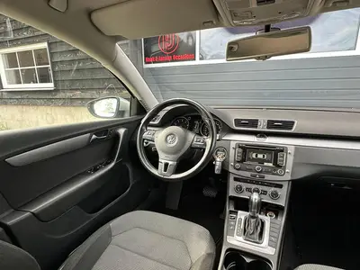 Volkswagen Passat - Thumbnail 14