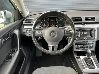 Volkswagen Passat - Thumbnail 15