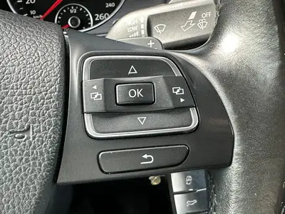 Volkswagen Passat - Thumbnail 20