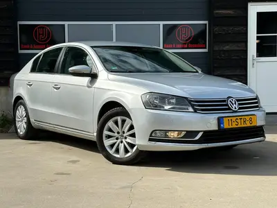 Volkswagen Passat - Thumbnail 3
