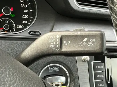 Volkswagen Passat - Thumbnail 22