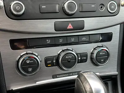 Volkswagen Passat - Thumbnail 25