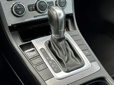 Volkswagen Passat - Thumbnail 26