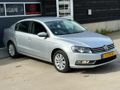 Volkswagen Passat - Thumbnail 29
