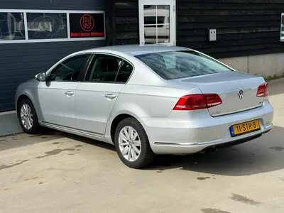 Volkswagen Passat - Thumbnail 30