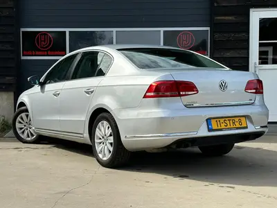 Volkswagen Passat - Thumbnail 4