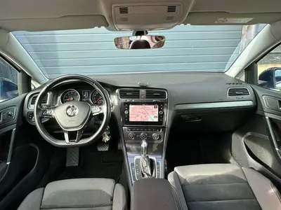 Volkswagen Golf - Thumbnail 12