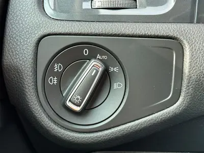 Volkswagen Golf - Thumbnail 18