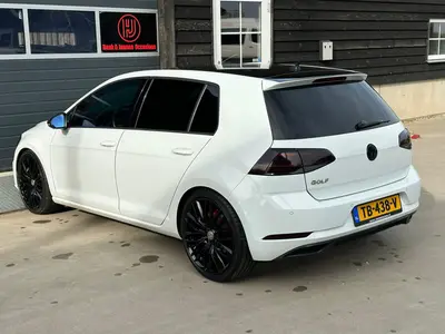 Volkswagen Golf - Thumbnail 28