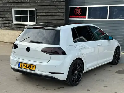 Volkswagen Golf - Thumbnail 30