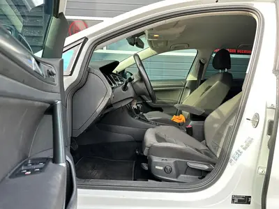 Volkswagen Golf - Thumbnail 10