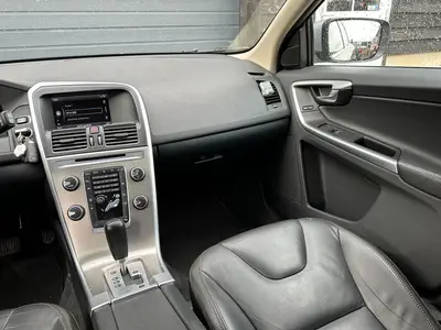 Volvo XC60 - Thumbnail 13