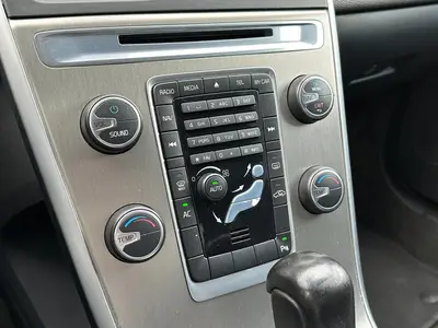 Volvo XC60 - Thumbnail 18