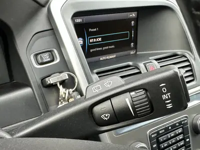 Volvo XC60 - Thumbnail 23