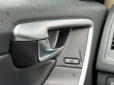 Volvo XC60 - Thumbnail 26