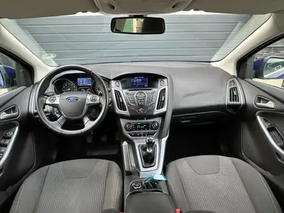 Ford Focus - Thumbnail 12