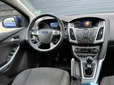 Ford Focus - Thumbnail 14