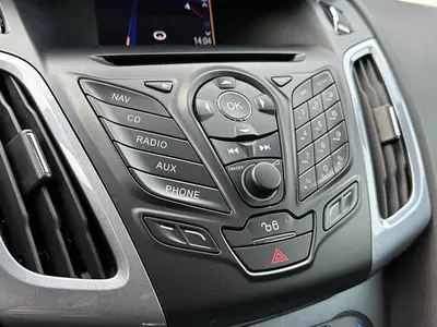 Ford Focus - Thumbnail 17