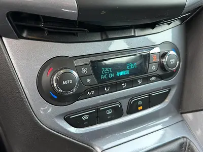 Ford Focus - Thumbnail 18