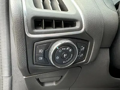 Ford Focus - Thumbnail 23