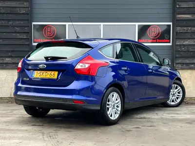 Ford Focus - Thumbnail 4