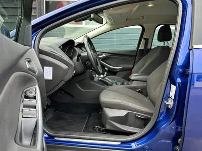 Ford Focus - Thumbnail 10