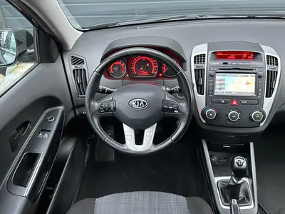Kia cee'd - Thumbnail 15
