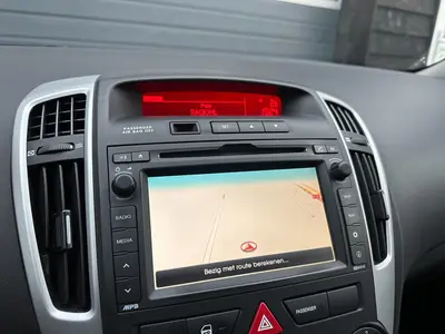 Kia cee'd - Thumbnail 16