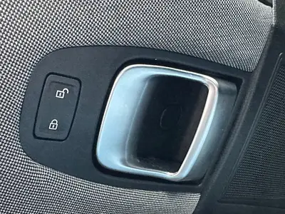 BMW i3 - Thumbnail 28