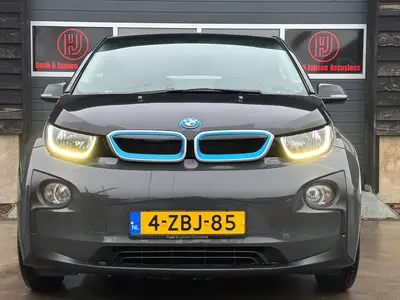 BMW i3 - Thumbnail 6