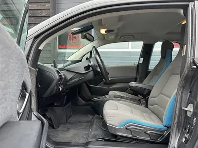 BMW i3 - Thumbnail 10
