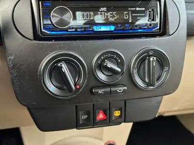 Volkswagen New Beetle - Thumbnail 17