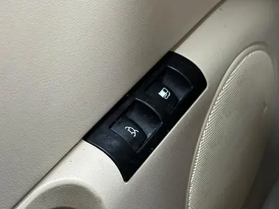 Volkswagen New Beetle - Thumbnail 21