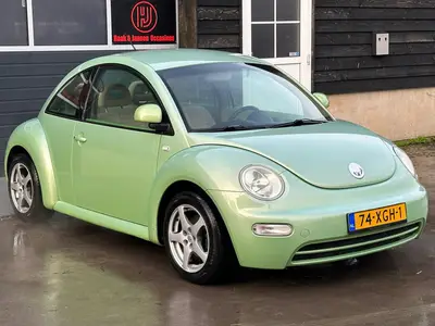 Volkswagen New Beetle - Thumbnail 25