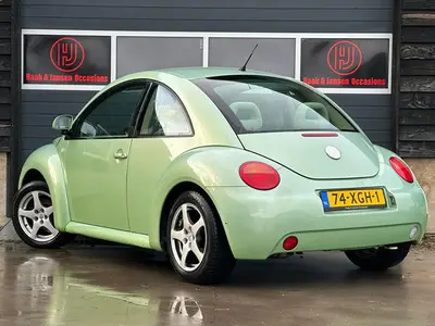 Volkswagen New Beetle - Thumbnail 5