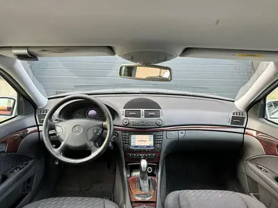 Mercedes-Benz E-Klasse - Thumbnail 12