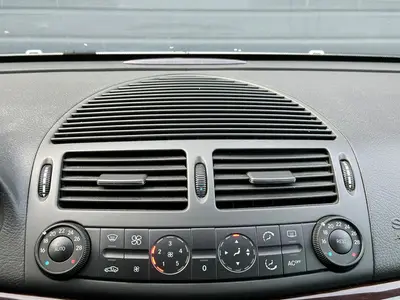 Mercedes-Benz E-Klasse - Thumbnail 16