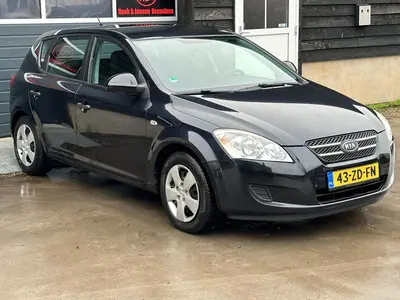 Kia cee'd - Thumbnail 23