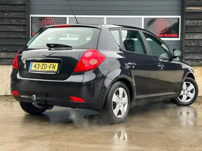 Kia cee'd - Thumbnail 5