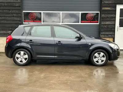 Kia cee'd - Thumbnail 6