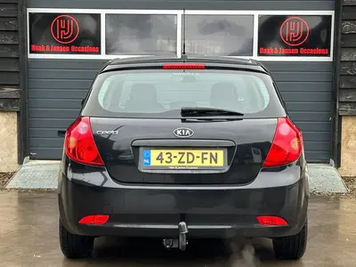 Kia cee'd - Thumbnail 9