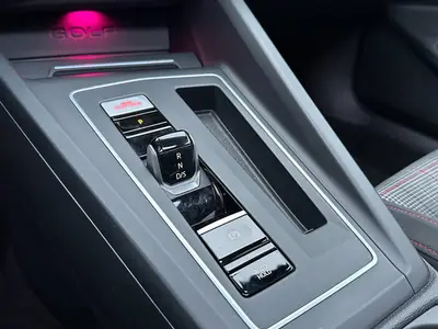 Volkswagen Golf - Thumbnail 23