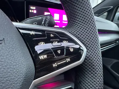 Volkswagen Golf - Thumbnail 25