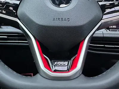 Volkswagen Golf - Thumbnail 29