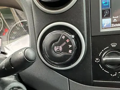 Peugeot Partner - Thumbnail 17