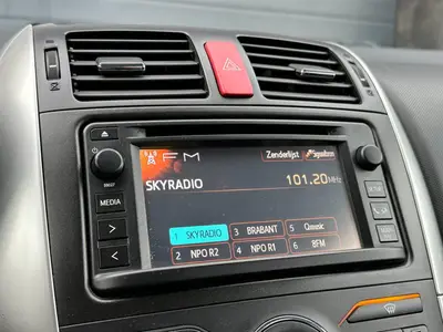 Toyota Auris - Thumbnail 17