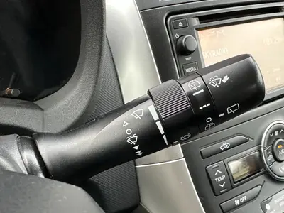 Toyota Auris - Thumbnail 23