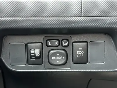 Toyota Auris - Thumbnail 25